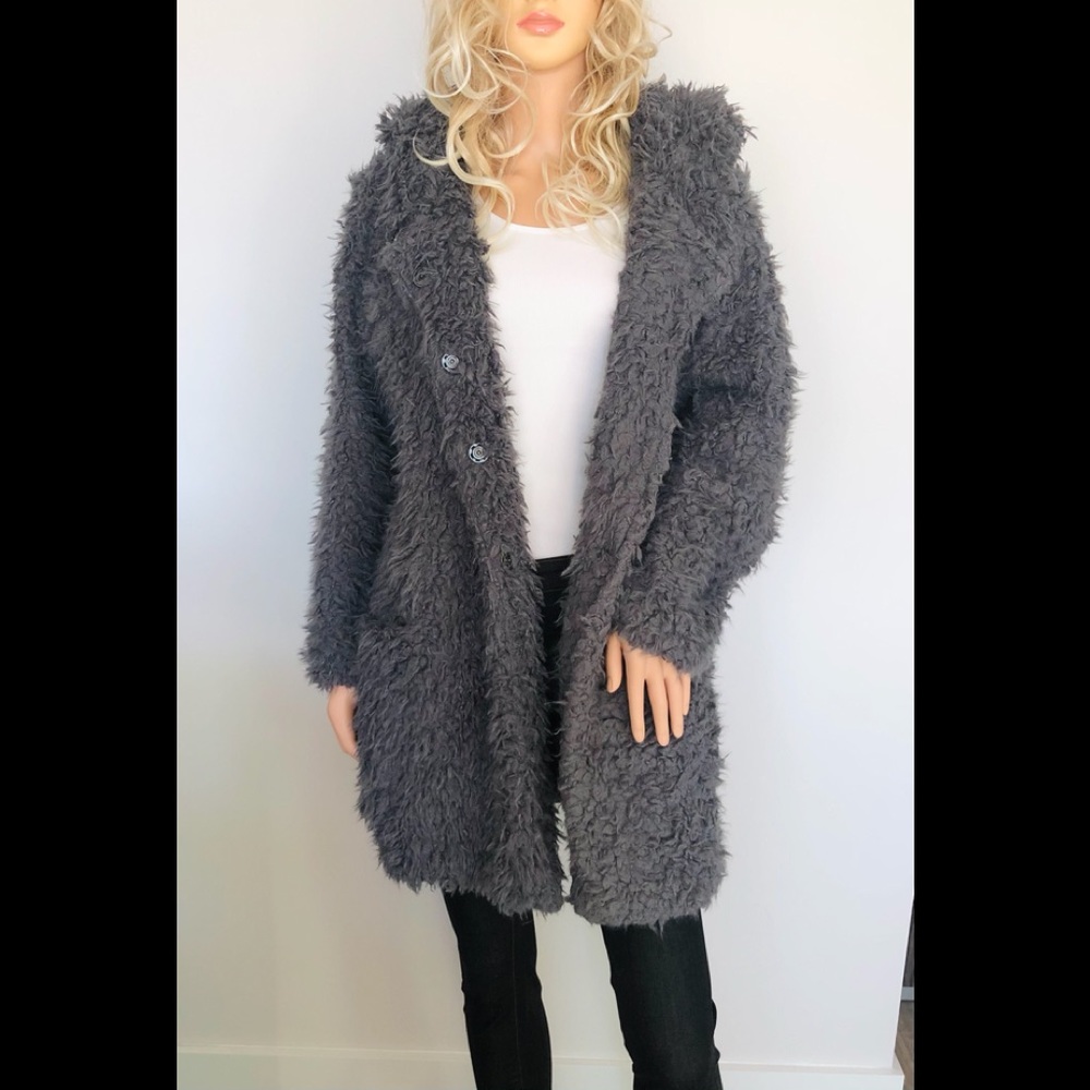 COAT/ JACKET